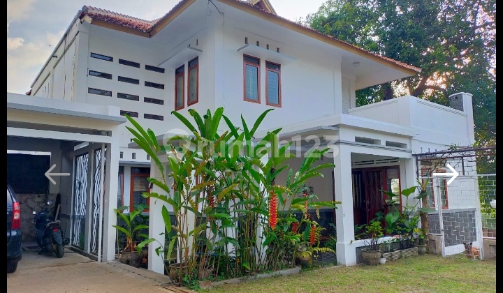 Rumah Mewah Ciwaruga Bandung