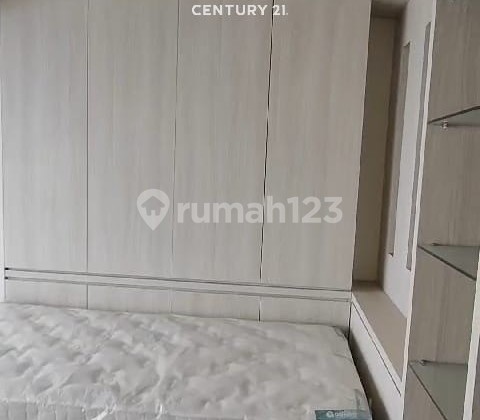 Orange County Tower Westwood Studio Type Apartment 2