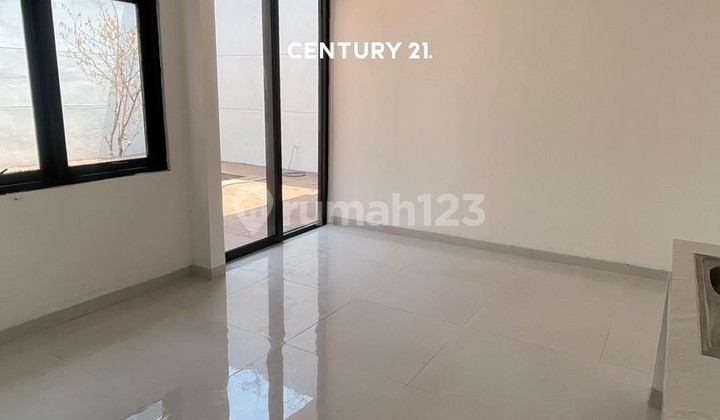 Nice 2-Storey House Ready to Occupy in Lippo Cikarang Nice 2-Storey House Ready to Occupy in Lippo Cikarang