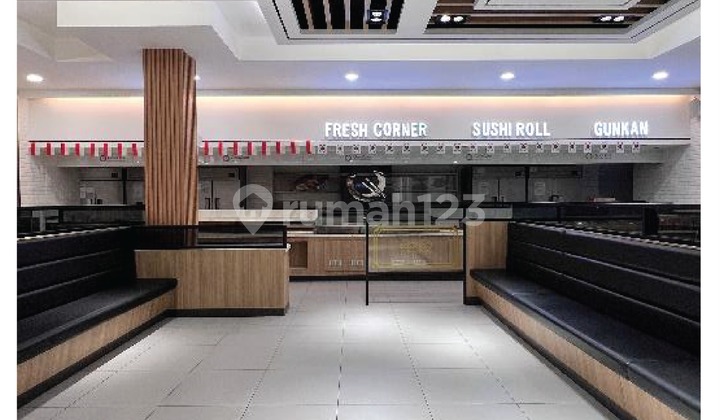 For Rent Building / Commercial Space Suitable for Restaurant/ Cafe in a Very Strategic Area in Setrasari Region For Rent Building / Commercial Space Suitable for Restaurant/ Cafe in a Very Strategic Area in Setrasari Region