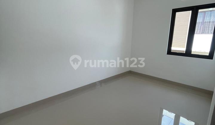Rumah Tanjung Duren Murah Baru 4x13 Shm Jalan 1 Mobil Lega Bebas Banjir 2