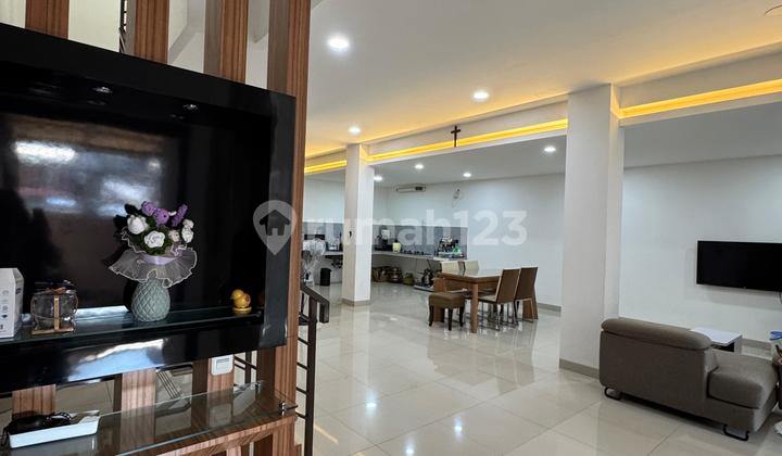 Duri Kepa Rumah Hoek 7.6x15 3 Lantai