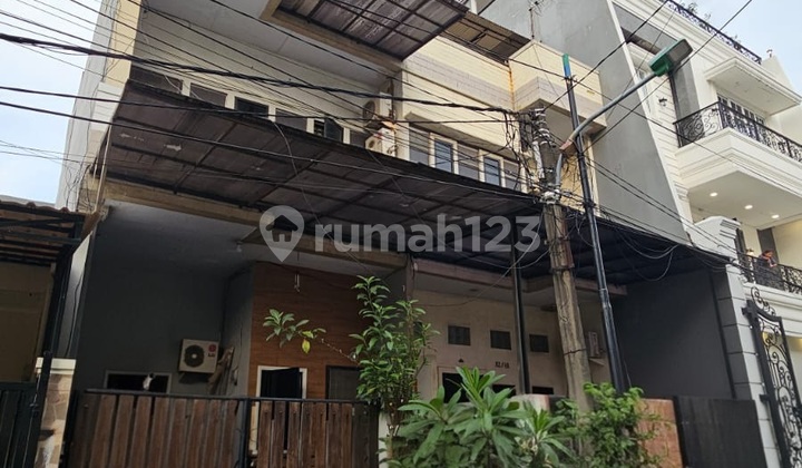 Rumah Vikamas 3 Lt 5x16 Barat Rumah Vikamas 3 Lt 5x16 Barat