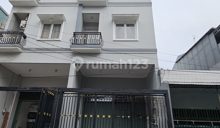 Teluk Gong Rumah Baru Murah 5x15 3 1/2lt Shm Lokasi Bagus Teluk Gong Rumah Baru Murah 5x15 3 1/2lt Shm Lokasi Bagus
