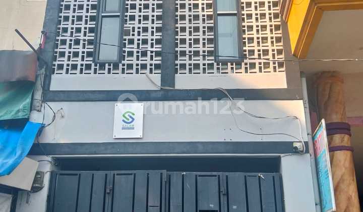 SHM 3-Story Shop House in a Strategic Location, Gandaria Utara, Kebayoran Baru, South Jakarta SHM 3-Story Shop House in a Strategic Location, Gandaria Utara, Kebayoran Baru, South Jakarta