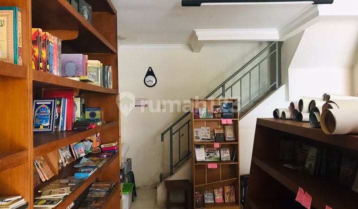 For Sale Ready-to-Use Shop House at Victorian Shop House