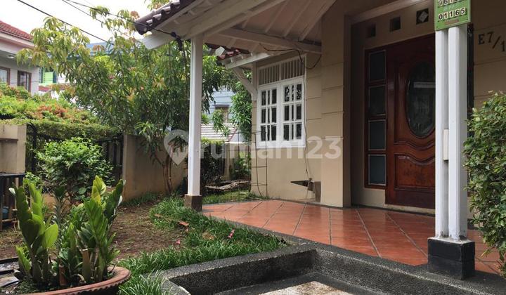 Dijual Rumah Semi Furnished SHM Posisi Hook Di Sektor 4 Bintaro