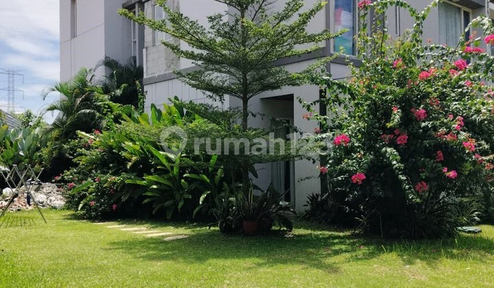 Semi-Furnished 2.5-Story House in Hook Position with Garden, Bintaro