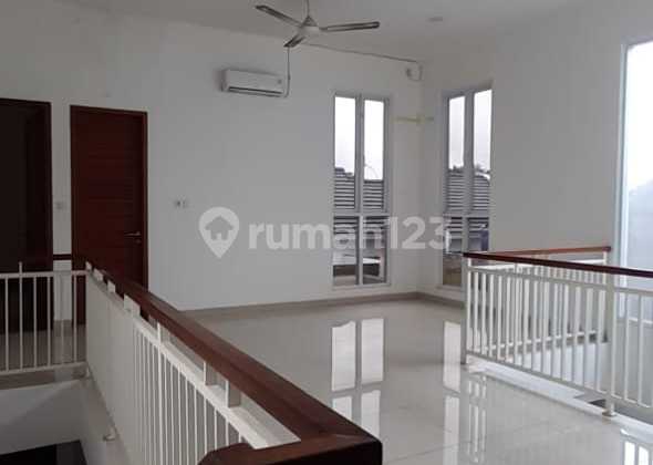 Spacious House Near Toll Access 2-Storey Building in Bintaro, Tangsel 1