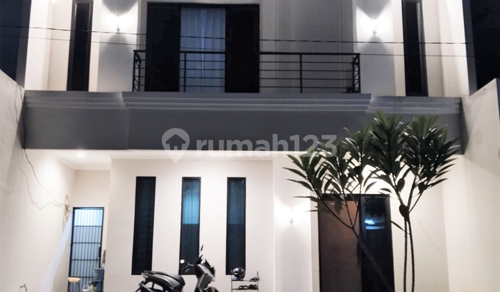 Ready-to-Occupy House, North-Facing, Near Toll Access and Schools in BSD