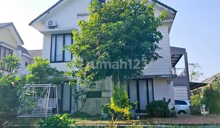 Hook House Strategic Location Graha Raya. Hook House Strategic Location Graha Raya.