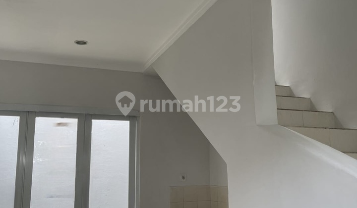 Rumah Minimalis Dalam Cluster di Graha Raya 2