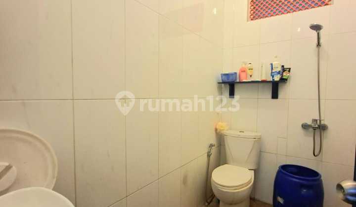 House Position Hook Semi Furnished Legality SHM Ready to Occupy, Bintaro 2