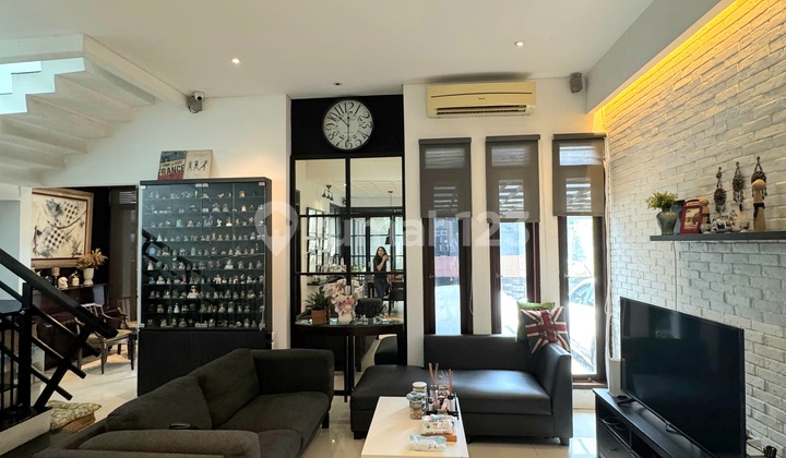 Rumah Semi Furnished Bangunan 2 Lantai Sudah SHM di Bintaro