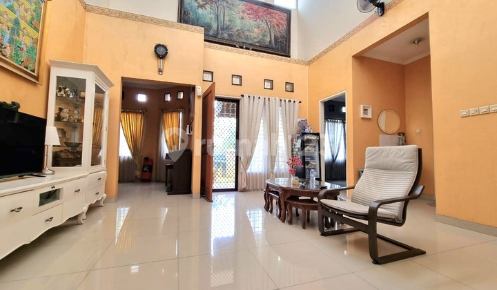 West-Facing House with 5 Free AC Units in Graha Bintaro, South Jakarta