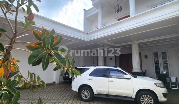 Rumah Bagus dan Mewah Bergaya Klasik di Pondok Aren 2