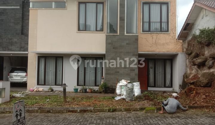 For Sale Emerald Attached House, Highly Strategic For Sale Emerald Attached House, Highly Strategic