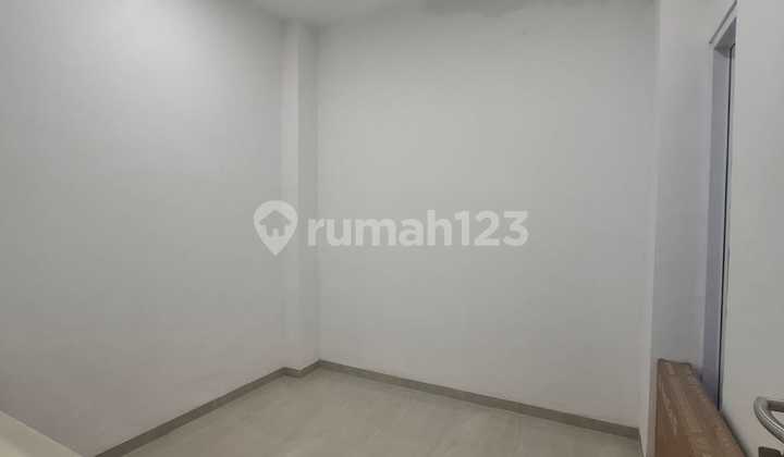 Disewakan Rumah Baru Modern Tropical di Bintaro Jaya Sektor 9 2