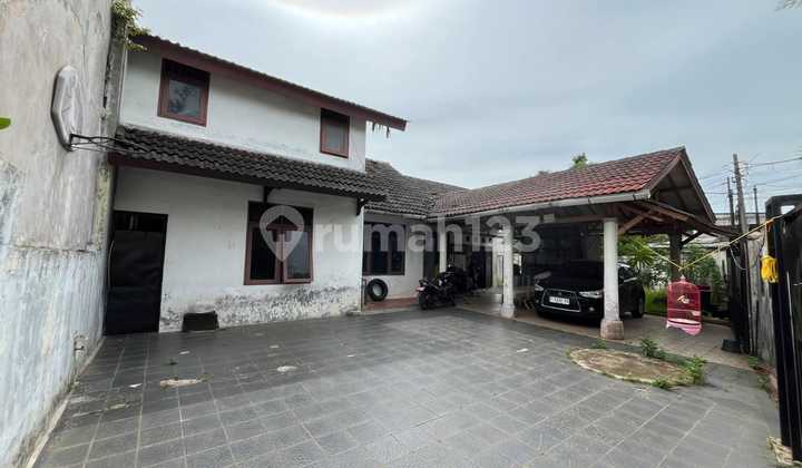 Rumah Lokasi Bagus dan Luas Butuh Renov di Bintaro Jaya