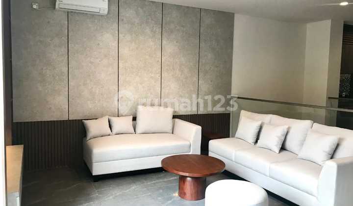 Rumah Rapih Siap Huni di Jakarta Selatan