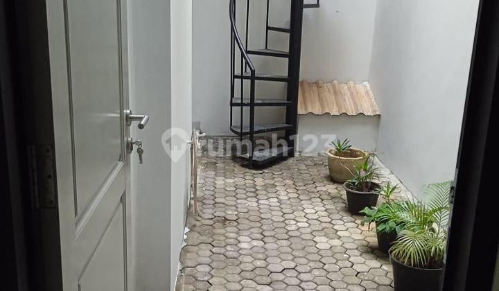 Rumah Bangunan 2 Lantai Legalitas SHM AC 4 Unit Siap Huni, Cinere 2