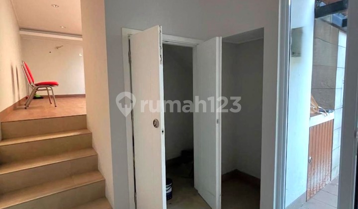 Rumah Bagus 2 Lantai SHM Siap Huni di Kebayoran Bintaro 2