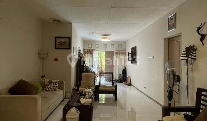 Rumah Minimalis Bangunan 2 Lantai Belakang Plaza Bintaro