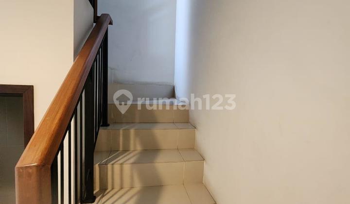 Rumah Hunian Cantik dengan New Canopy SHM Ready di BSD, Tangsel 2