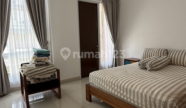 Tidy Ready-to-Occupy House with SJM Building Legality 2 Floors in Bintaro 2