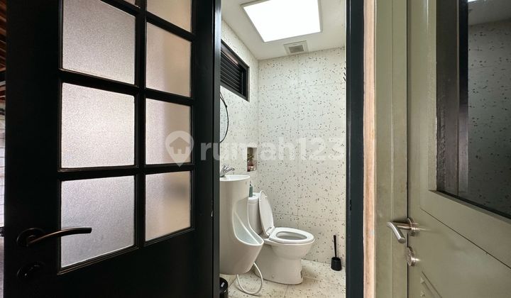 Rumah dengan Gudang, Mushola, Private Pool di Bintaro Tangsel 2