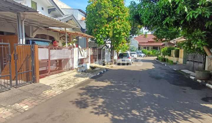 2-Story House, Strategic Location Near Toll Road and Bintaro Plaza Mall 2