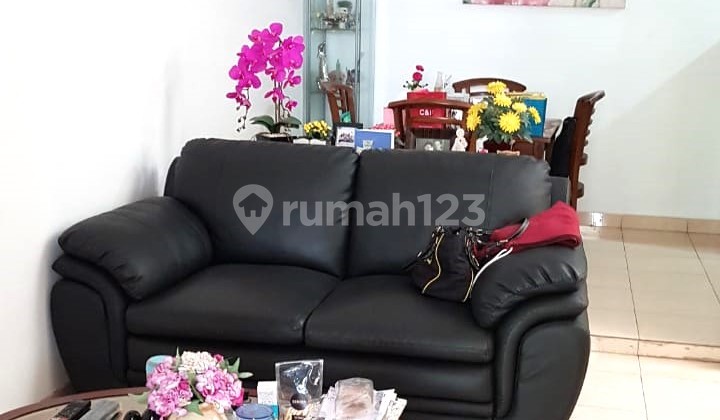 Rumah di Graha Raya Lokasi Strategis Dekat Fasilitas Rumah di Graha Raya Lokasi Strategis Dekat Fasilitas