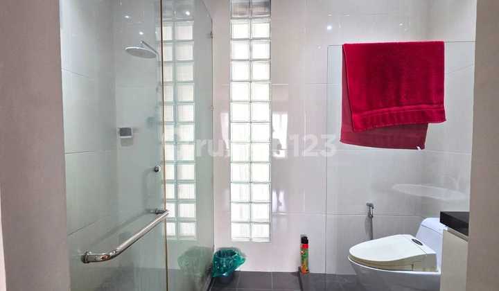 Rumah 2,5 Lantai di Graha Raya Furnished Siap Huni 2