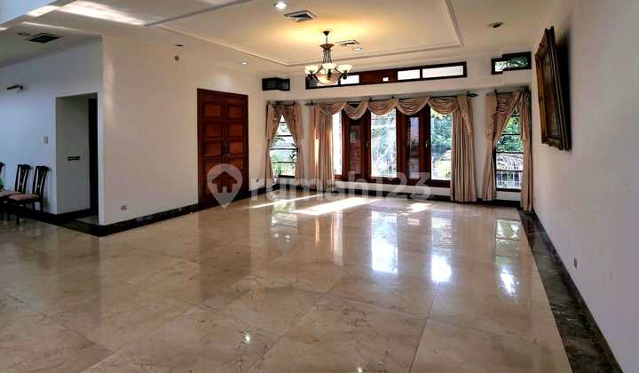 Rumah Mewah 2 Lantai 6 Kamar Dekat Tol di Pondok Indah, Jaksel