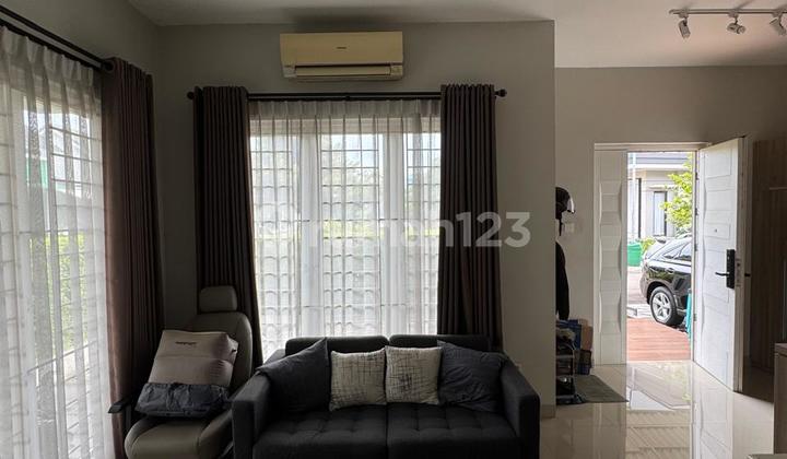 Rumah Bagus 2 Lantai Lokasi Strategis di Graha Raya 2