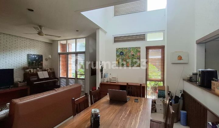 Rumah Nyaman Lokasi Strategis Siap Huni Hadap Selatan di Bintaro Rumah Nyaman Lokasi Strategis Siap Huni Hadap Selatan di Bintaro