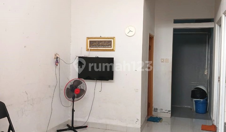 Rumah Nyaman Dalam Cluster di Ciputat. 2