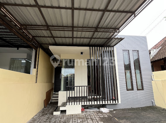 Only 5 Minutes to Chiss School