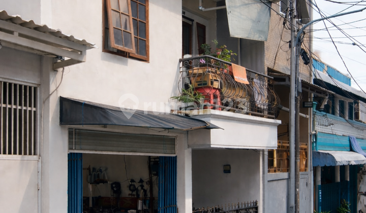 Rumah di Tambora Jakarta Barat Dekat dengan Mall, Trans Jakarta dan Juga Stasiun