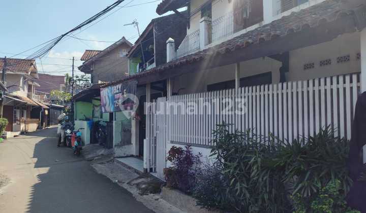 2-Story House in Bandung Close to City Park and Gedung Sate 2
