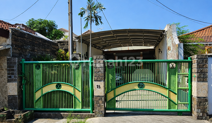 Rumah Mewah di Kawasan Elit Surabaya, Dekat dengan Sakit dan Mall