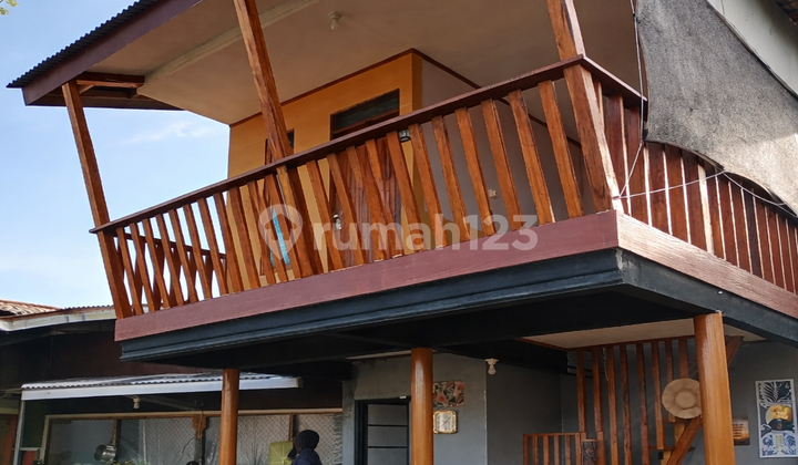 Villa House in the Middle of Rice Fields, Garut City, Peaceful and Cool Surrounding Environment Villa House in the Middle of Rice Fields, Garut City, Peaceful and Cool Surrounding Environment