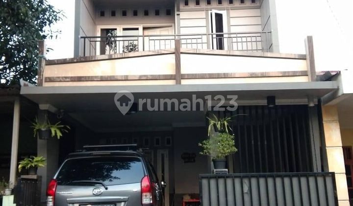 2-Story House Near Highway Access and Shopping Center 2