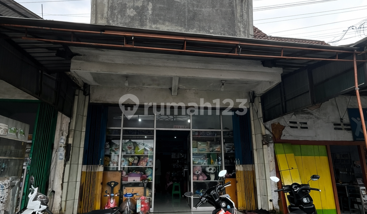 2-Story Shop House on Kediri Nganjuk Main Road, East Java, Suitable for Shops or Offices 2