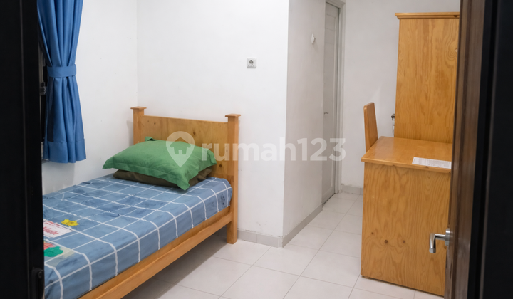 Boarding House in Tangerang Close to STAN and Mall