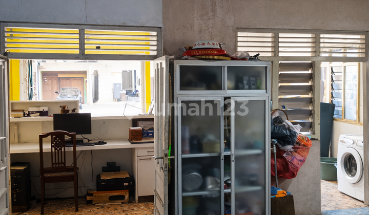 Rumah Plus Ruang Usaha Pinggir Jalan Karanganyar Jawa Tengah Dekat dengan Taman Kota dan Pusat Perbelanjaan 2