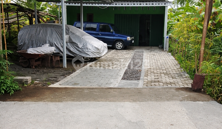 Rumah Plus Tanah Luas di Sleman Yogyakarta Dekat dengan Pusat Kota, Akses Jalan Aspal dan Mudah Dilalui Rumah Plus Tanah Luas di Sleman Yogyakarta Dekat dengan Pusat Kota, Akses Jalan Aspal dan Mudah Dilalui