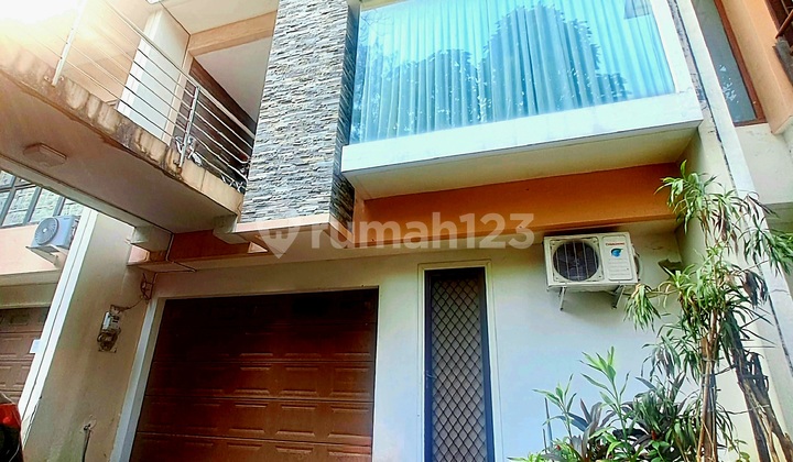 Rumah Springhill Golf Kemayoran 4 Lantai View Golf Dekat Toll Prj