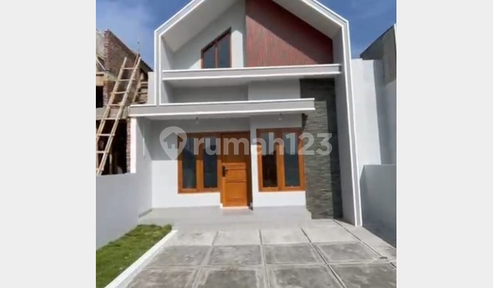 RUMAH SCANDINAVIAN SAFIRA DEKAT KAMPUS UNS 2