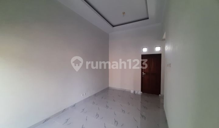 Rumah Minimalis Modern Type 36/80 Bebas Desain 5 Menit Dari Tugu Kartasura, 5 Menit Dari Ums (Universitas Muhammadiyah Surakarta), Dekat dengan Bandara Adi Soemarmo, Dekat Exit Tol Bayudono, Dekat dengan Fasilitas Kesehatan, Safira Sambon